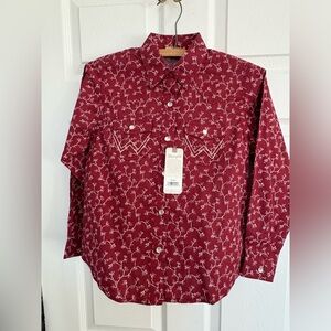 NWT girls Wrangler button down red floral western pearl snap shirt.